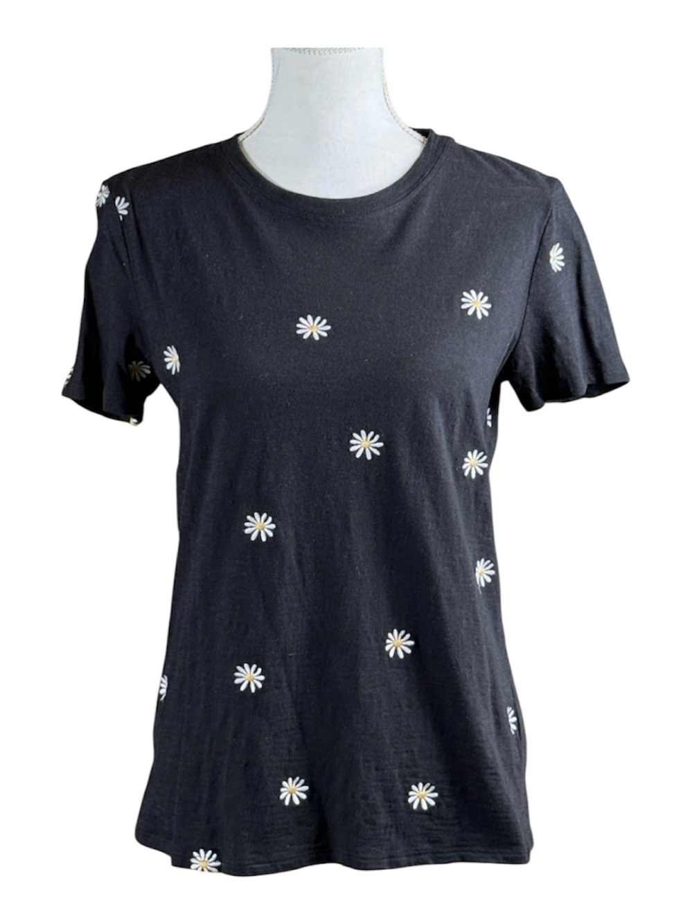 Maurices "24/7" Dawson Floral Embroidered Daisy Black Crew Neck Tee